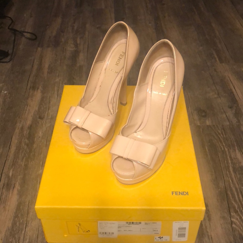 Fendi patent pump